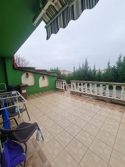 Casă individuală cu 6 camere decomandat cu Teren 250 Mp în Iorga