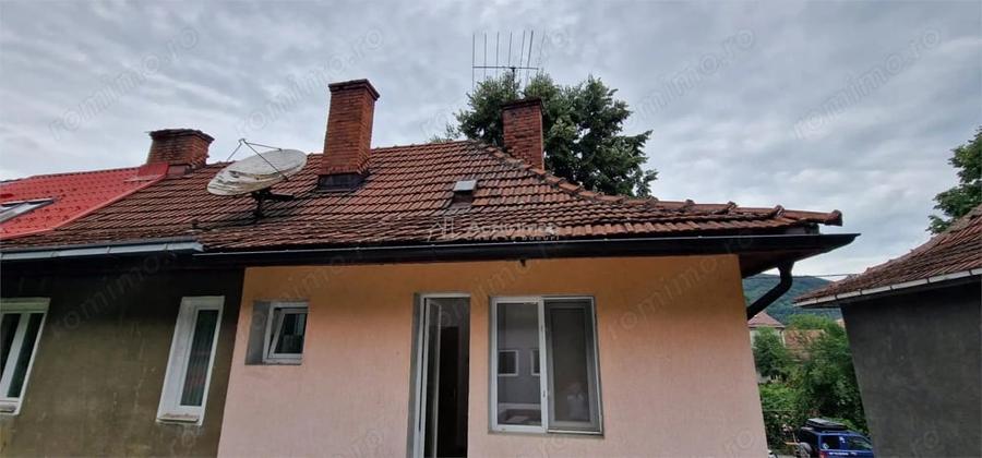 Casă cu 5 camere cu Teren 155 Mp în Muncitoresc