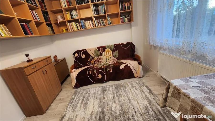 Apartament cu 4 camere decomandat în Ipotești