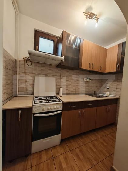 Apartament cu 3 camere decomandat, mobilat în Traian