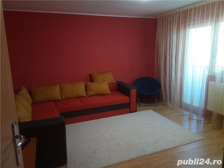 Apartament cu 3 camere decomandat în UMT