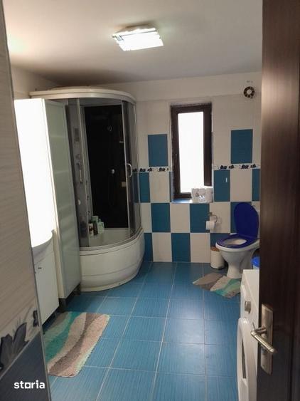 Casă cu 6 camere cu Teren 580 Mp în Central