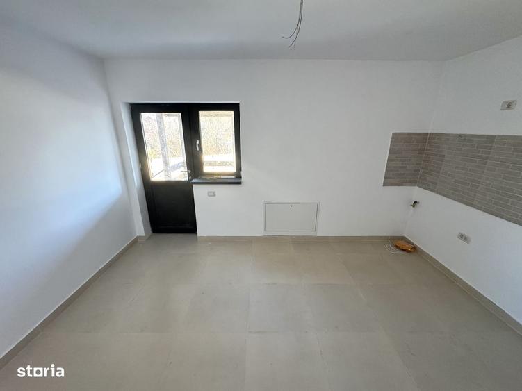 Casă cu 3 camere cu Teren 420 Mp în Tomești