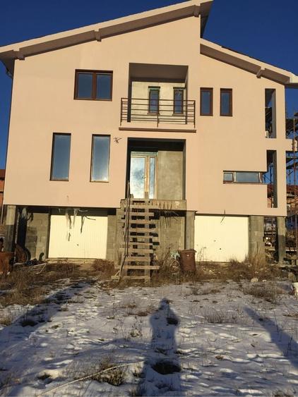 Casă cu 4 camere în Chinteni