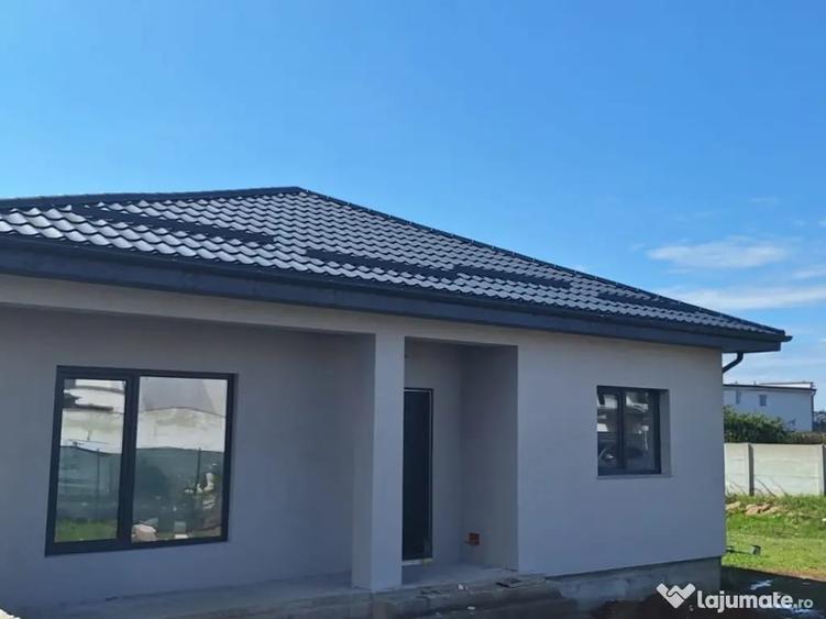 Casă cu 5 camere în Albești