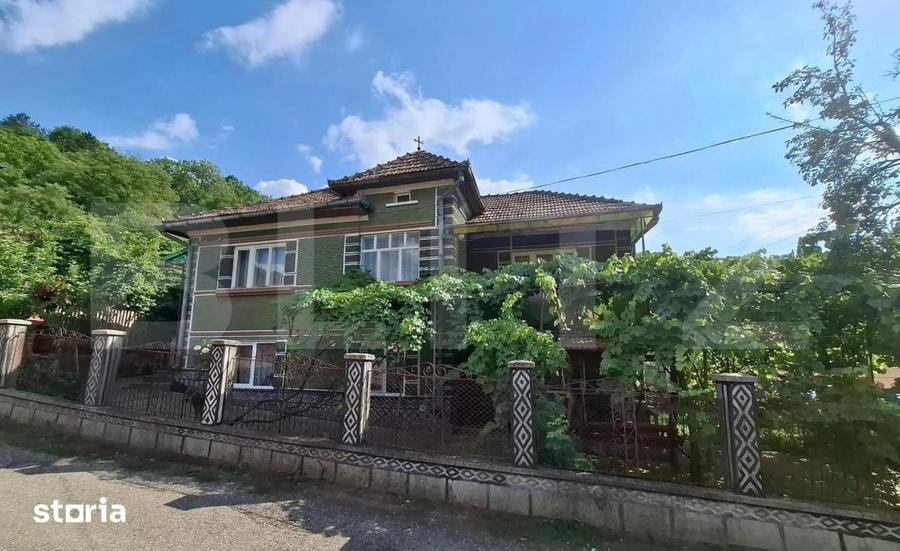 Casă cu 4 camere cu Teren 424 Mp în Central
