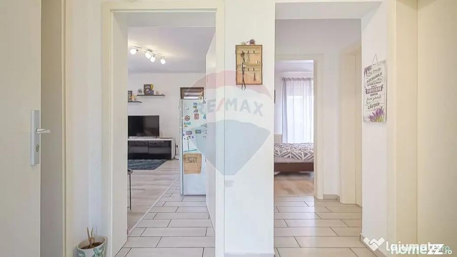 Apartament cu 3 camere decomandat în Tractorul