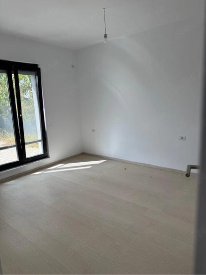 Casă cu Teren 900 Mp în Giroc