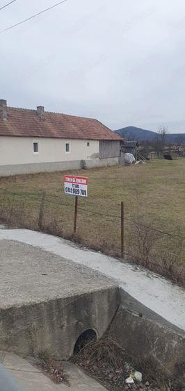 Teren în Podirei