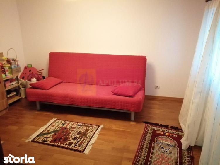 Apartament cu 3 camere, mobilat în Central