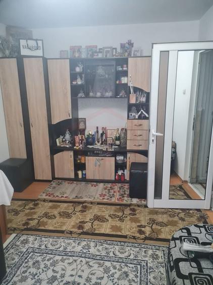 Apartament cu 2 camere semidecomandat în Micro 19