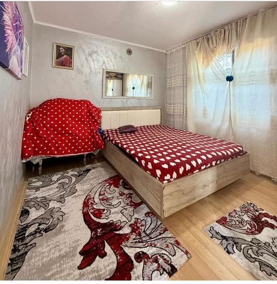 Casă individuală cu 2 camere cu Teren 200 Mp în Est
