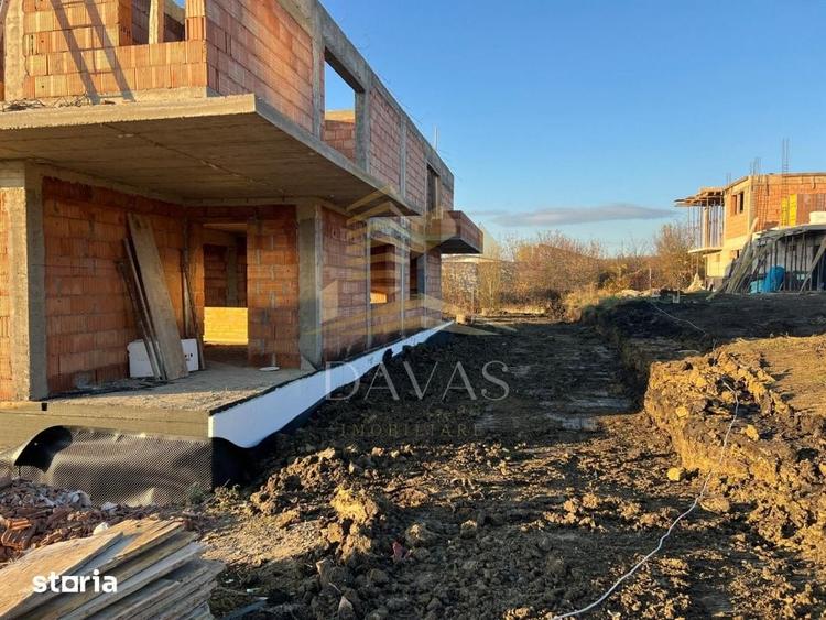 Casă cu 4 camere cu Teren 180 Mp în Dâmbul Rotund