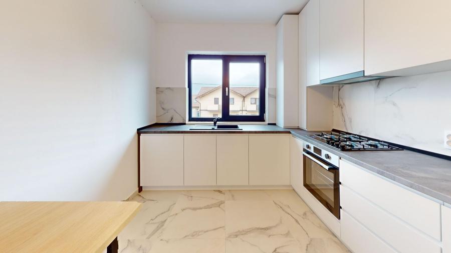 Apartament cu 3 camere decomandat în Periferie