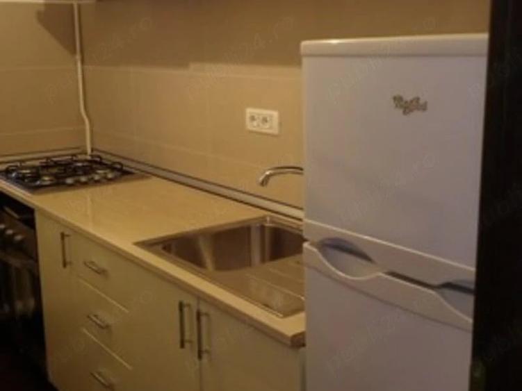Garsonieră decomandată în Timpuri Noi