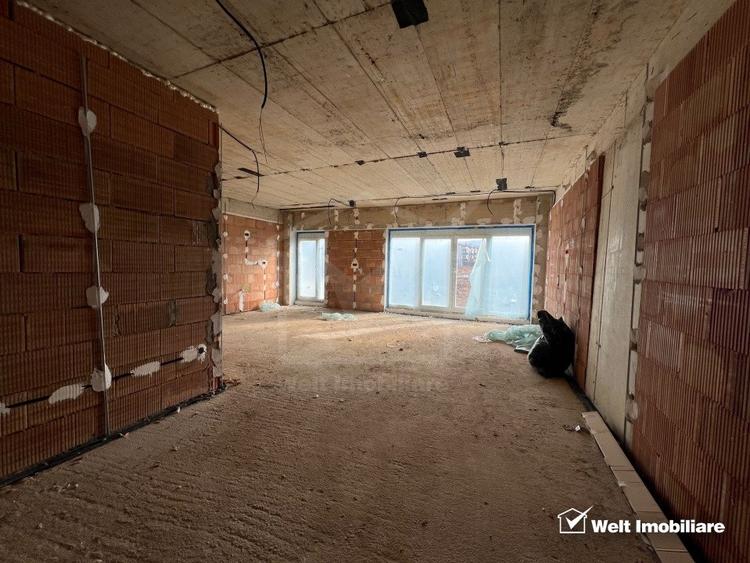 Apartament cu 3 camere semidecomandat în Europa