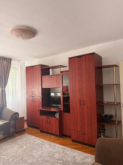 Apartament cu 2 camere decomandat, mobilat în Berceni