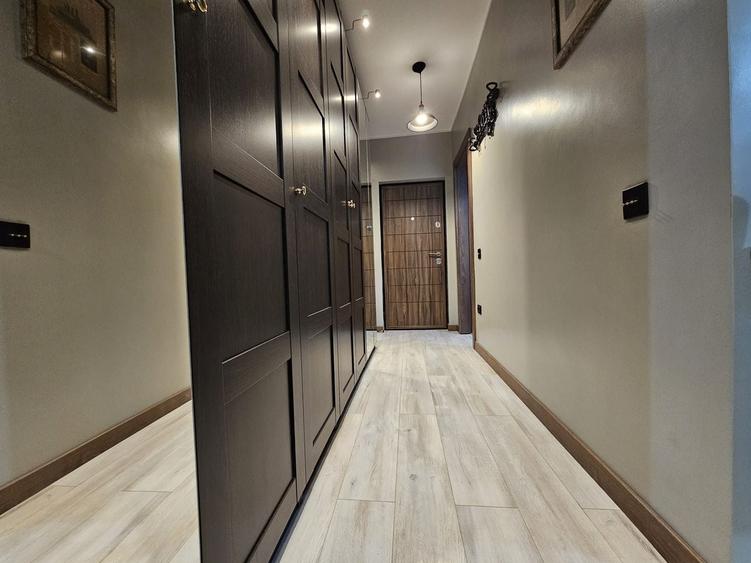 Apartament cu 2 camere decomandat, mobilat în Casa de Cultură