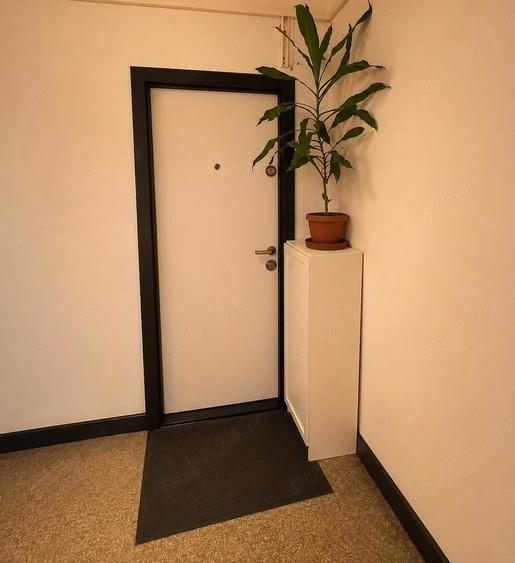 Apartament cu 2 camere semidecomandat, mobilat în 1 Mai