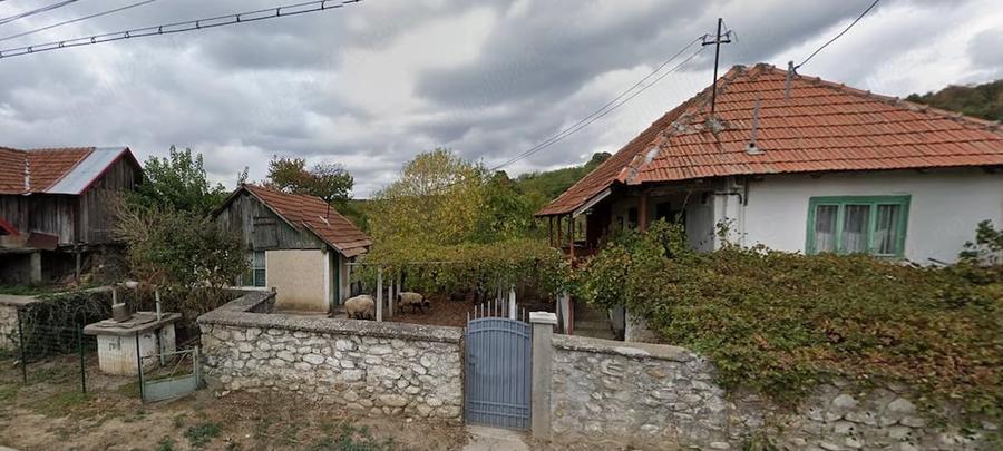Teren de 3900 mp, în Sâmbotin