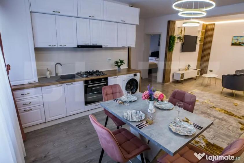 Apartament cu 3 camere semidecomandat în Central