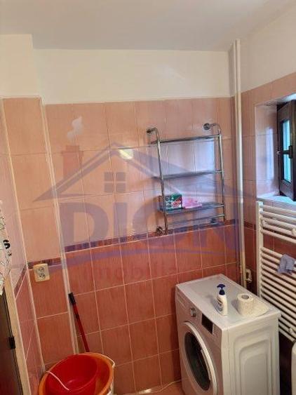 Garsonieră decomandată în Vitan