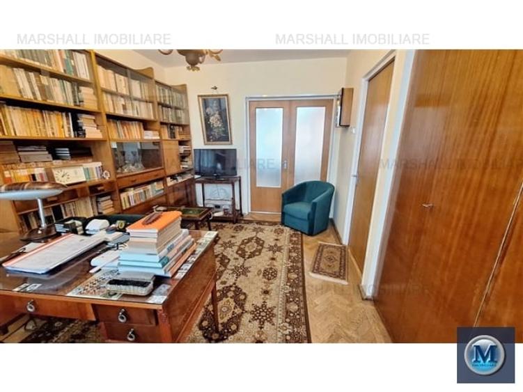 Apartament cu 4 camere decomandat, mobilat în Sud