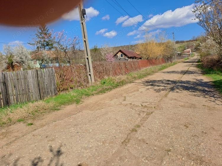Casă cu Teren 1100 Mp în Valea Fetei