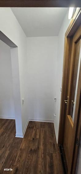Apartament cu 3 camere decomandat în Nicolina