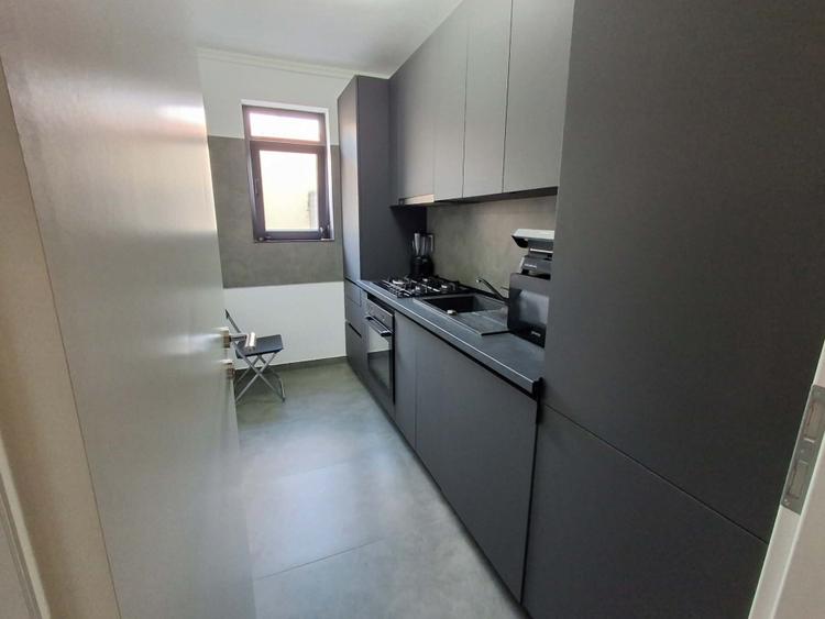 Apartament cu 3 camere decomandat, mobilat în Andronache