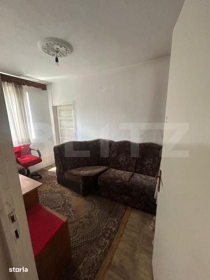 Apartament cu 3 camere semidecomandat în Micro 9