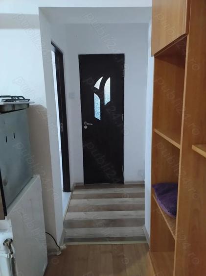 Apartament cu 2 camere semidecomandat în Titu