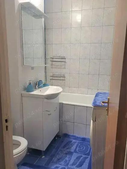 Garsonieră decomandată în Sud