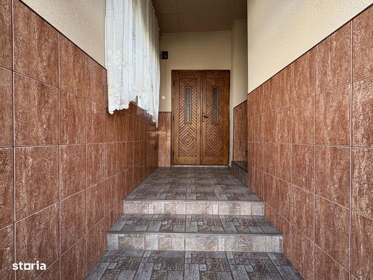 Casa Romaneasca de vanzare 8camere teren 624mp 22ml Bujac cu potential - 2