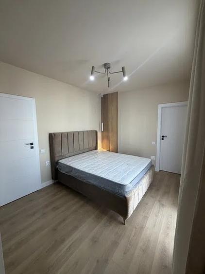 Apartament cu 3 camere decomandat, mobilat în Florești