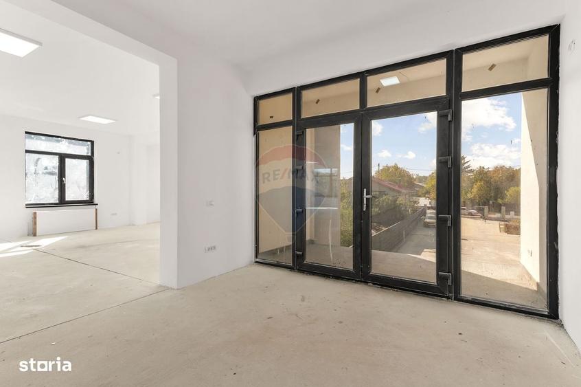 Spațiu comercial, de 410 mp, în Crevedia