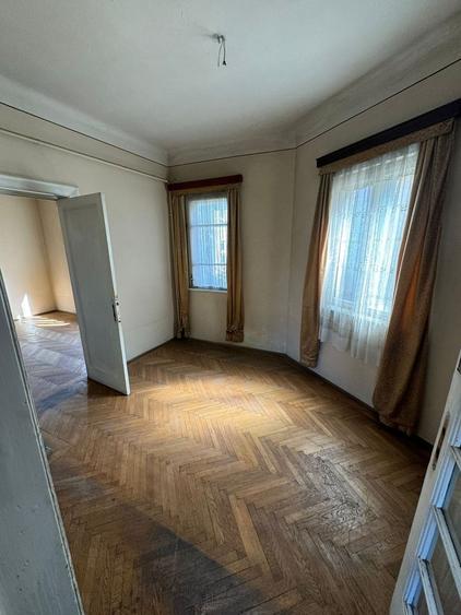 Duplex cu 7 camere cu Canalizare în Dorobanți
