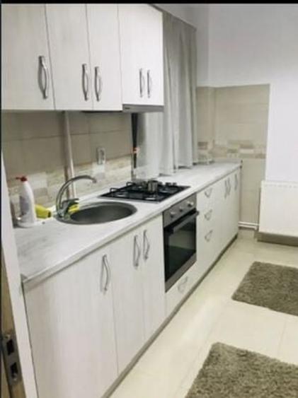 Apartament cu 2 camere semidecomandat în Iancului