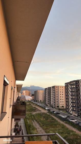 Apartament cu 2 camere decomandat în Tractorul