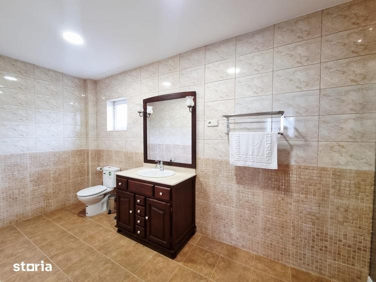 Casă cu 5 camere cu Teren 1380 Mp în Tulucești