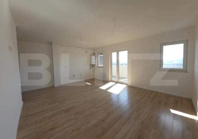Apartament cu 3 camere semidecomandat în Central