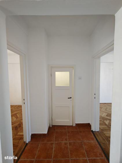 Apartament cu 3 camere decomandat în Cișmigiu