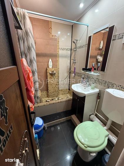 Apartament cu 3 camere semidecomandat în Mircea cel Bătrân