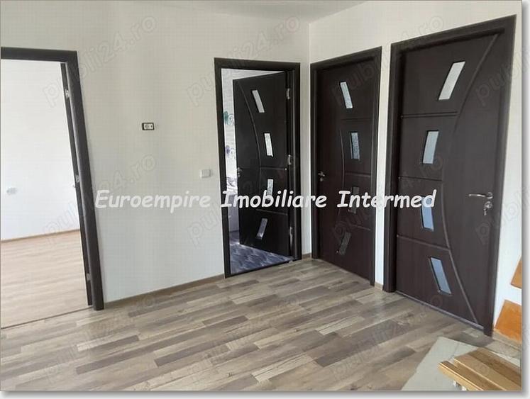 Casă cu 6 camere cu Teren 400 Mp în Central