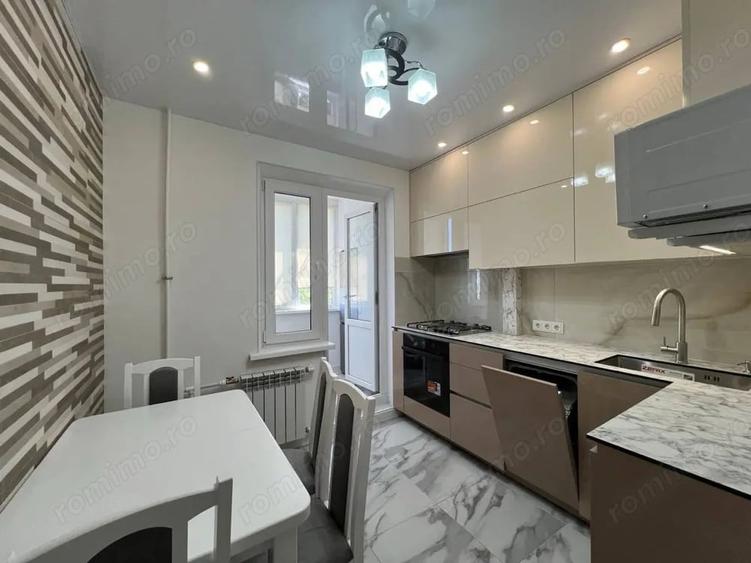 Apartament cu 2 camere decomandat în Triaj