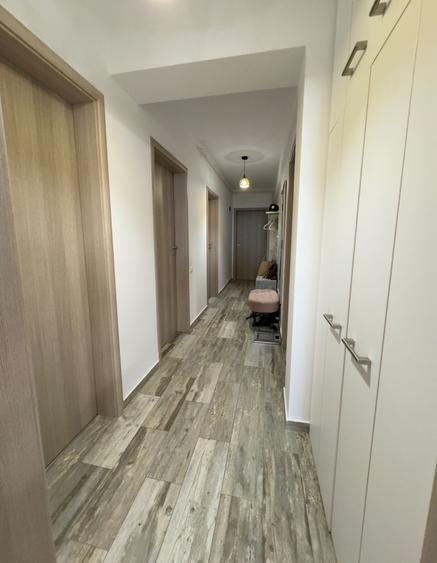 Apartament cu 3 camere decomandat, mobilat în Central