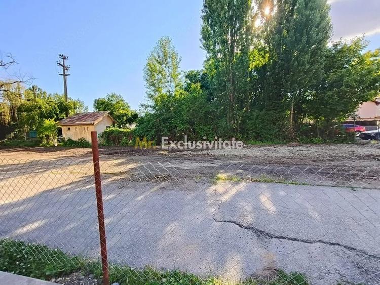 Teren de 702 mp, în 9 Mai