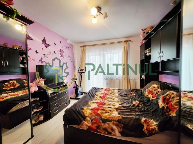 Apartament cu 3 camere decomandat, mobilat în Periferie