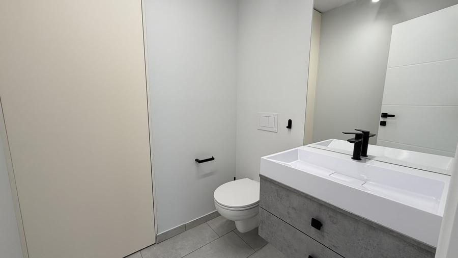 Birou, de 135.60000610352 mp, în Moșilor