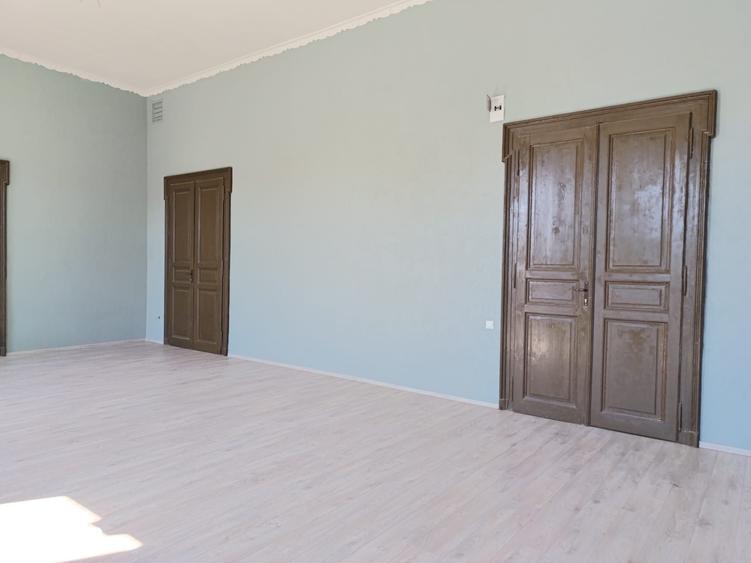 Spațiu comercial, de 200 mp, în Gai